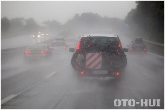 Mẹo lái xe trong thời tiết sương mù