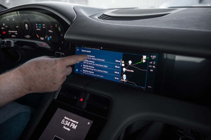 Porsche Taycan phá kỷ lục phượt xuyên Mỹ với hơn 2 giờ sạc điện