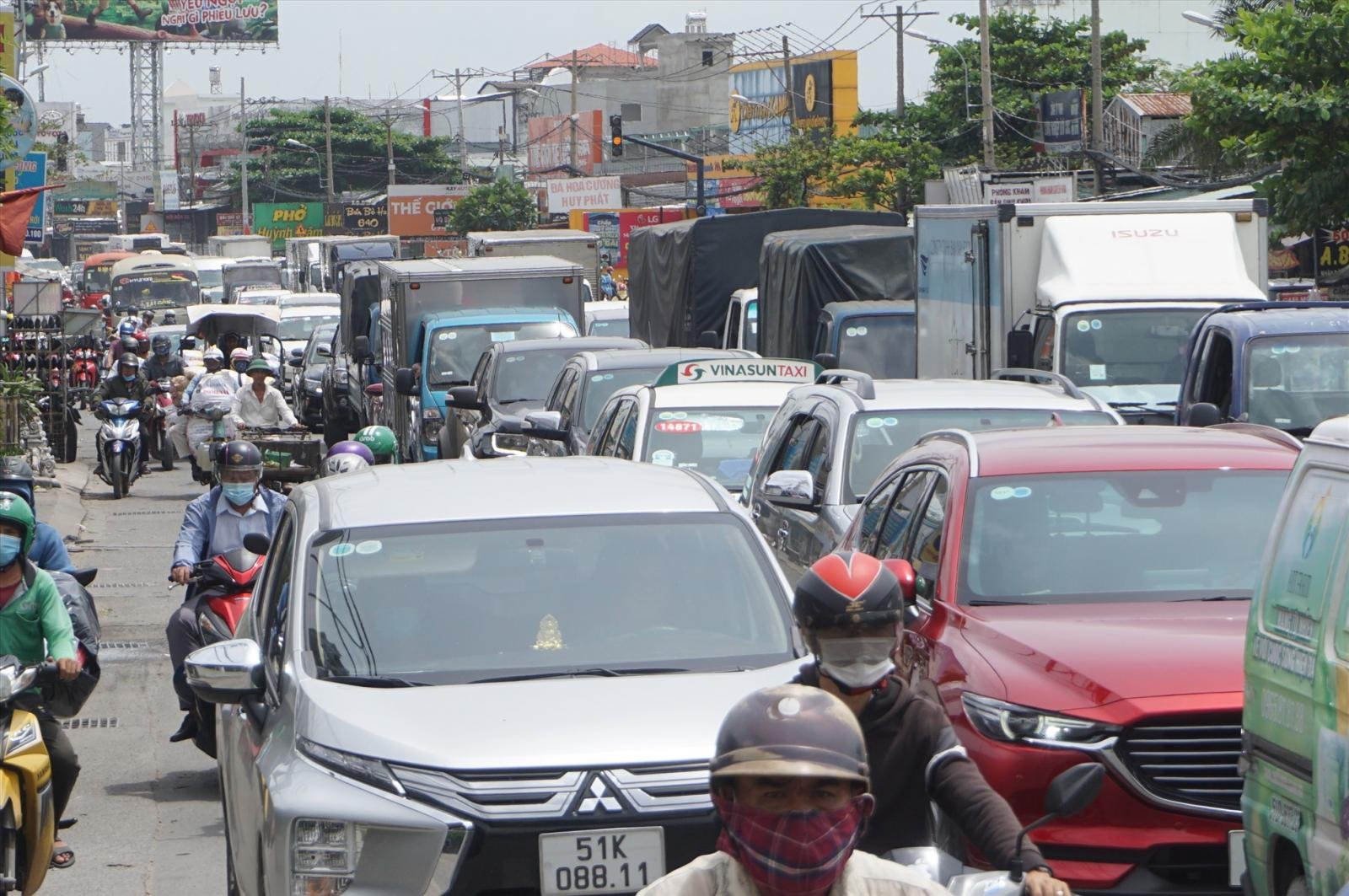 Tuyệt chiêu giúp 'xế non' thoát cảnh tắc đường, trở lại thành phố an toàn sau kỳ nghỉ lễ