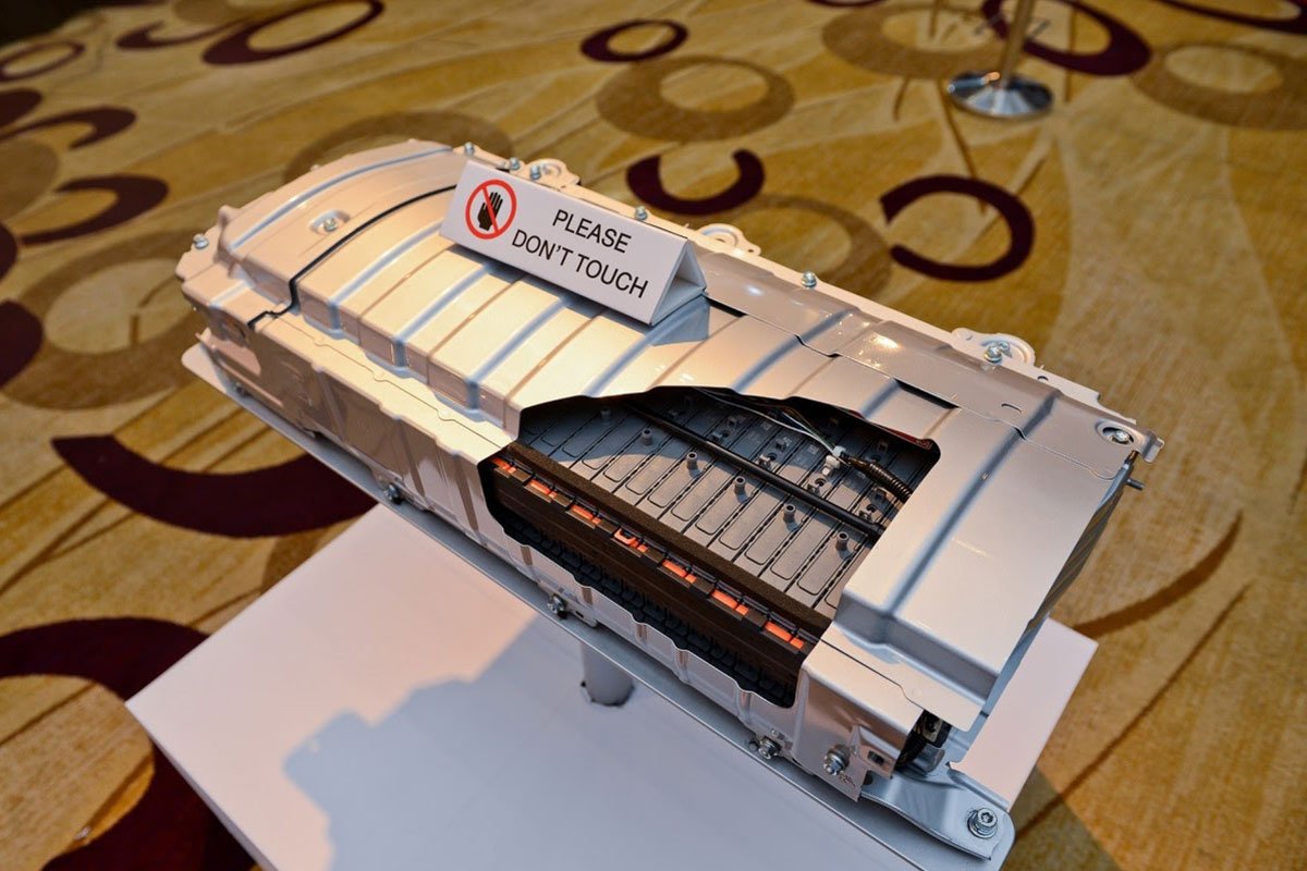 Xe điện chạy qua vùng ngập lụt có ảnh hưởng đến pin và động cơ?