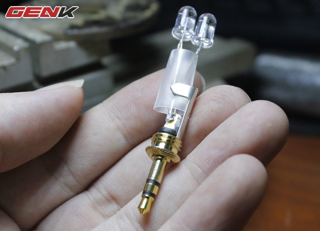 Tự chế điều khiển từ xa cho máy ảnh, dùng được với TV, giá 20 ngàn đồng