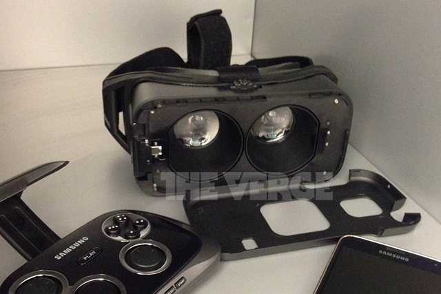 Cận cảnh Gear VR: kính thực tế ảo đầu tiên của Samsung