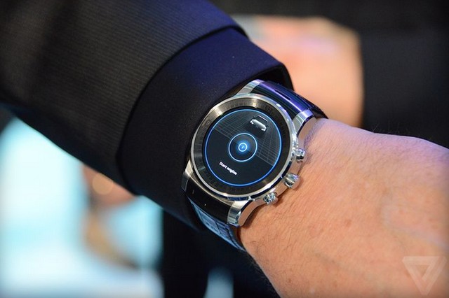 Lộ diện smartwatch bí ẩn của LG tại CES 2015