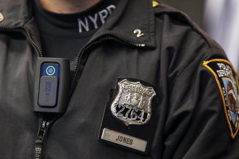 Cảnh sát Mỹ trang bị camera gắn trên người ra sao?
