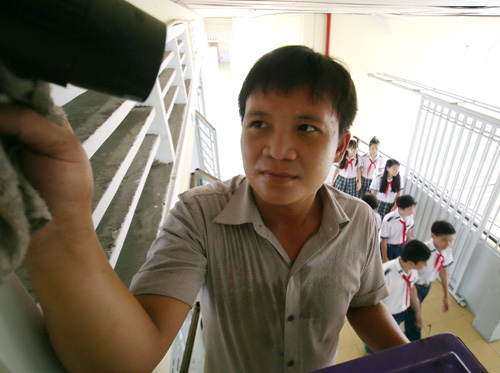 Nhiều trường ở TP HCM gắn camera giám sát học sinh