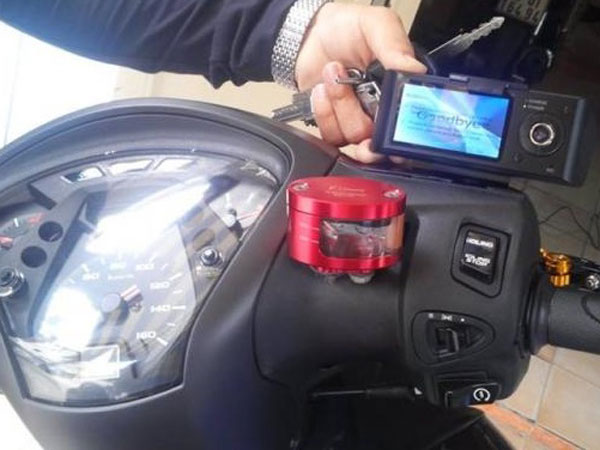 Những lưu ý khi lắp camera hành trình cho xe máy