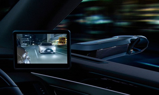 Lexus lắp camera quan sát thay cho gương chiếu hậu truyền thống