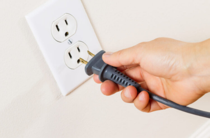 Những Lưu Ý Khi Lắp Đặt Thiết Bị Điện Khi Ở Nhà Có Người Già