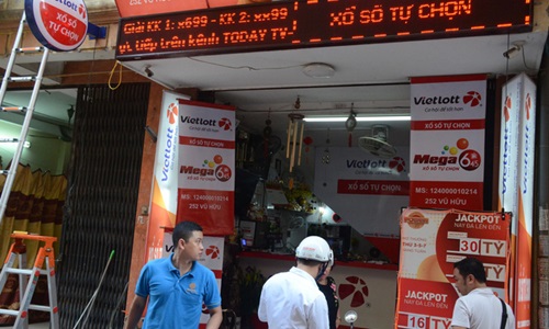 Chủ cửa hàng Vietlott ở Hà Nội nơi bán ra tấm vé 303 tỷ đồng trích xuất lại camera