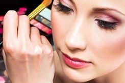 Mùa cưới này bạn định sẽ trang điểm như thế nào ?