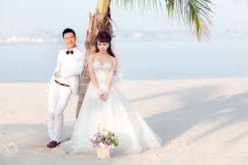 Chụp ảnh cưới ở biển trào lưu mới vào mùa hè