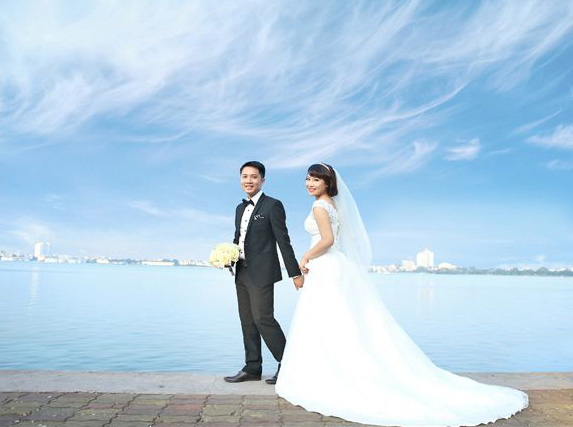 Gợi ý kiểu tóc đẹp cho cô dâu mặt tròn
