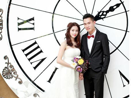 Váy cưới Ovy wedding- Áo cưới Hà Đông dáng ngắn cho tiệc cưới trên biển
