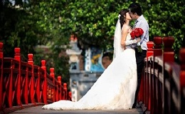 Chụp ảnh cưới đẹp tại Hà Nội ở công viên Cầu Giấy