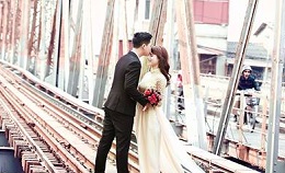 Chụp ảnh cưới đẹp ở Hà Nội giá rẻ tại cầu Long Biên