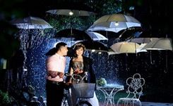 Bí quyết chụp ảnh cưới lãng mạn vào mùa mưa 2016