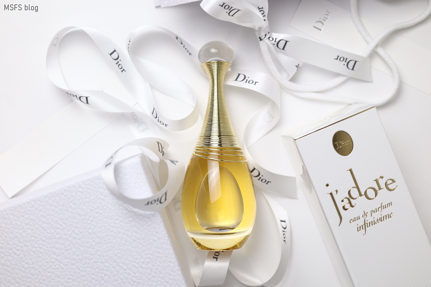 Dior J'adore Eau de Parfum​​​​​​​ | LinhPerfume