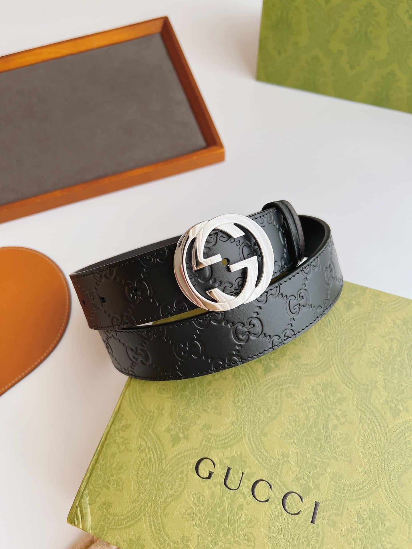 DÂY LƯNG GUCCI GG BLACK CALFSKIN LEATHER Khóa bạc