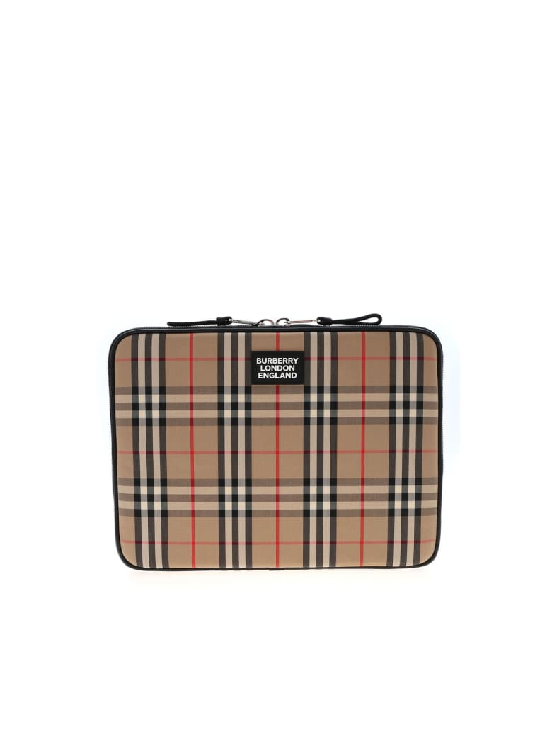 VÍ BURBERRY LONDON MONOGRAM POUCH