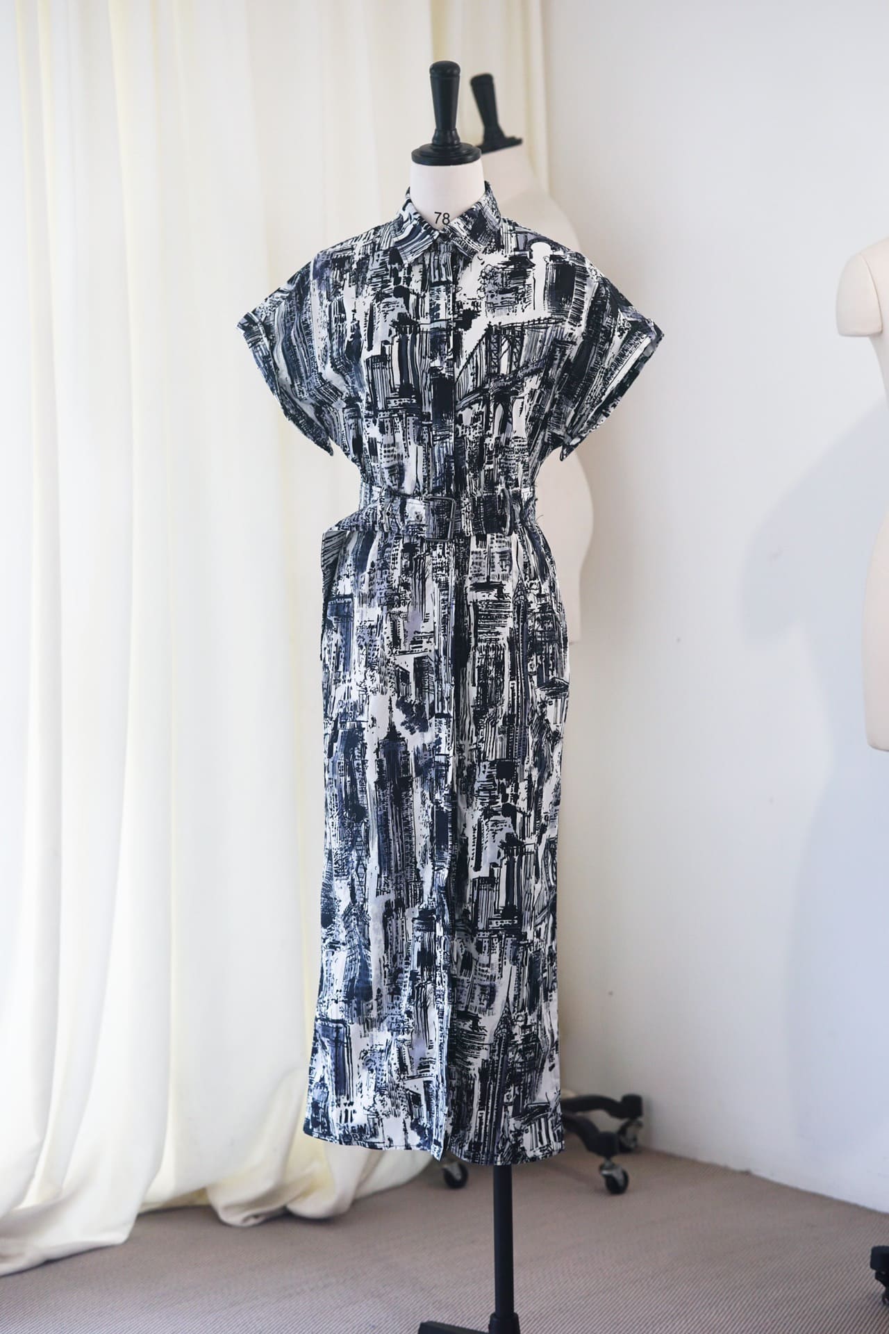 ĐẦM DIOR BLACK AND WHITE MID DRESS High Classy