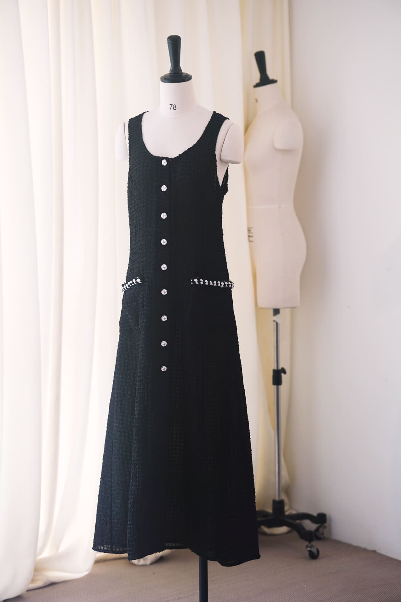 ĐẦM HAI DÂY CHANEL MÀU ĐEN BLACK LONG DRESS High Classy