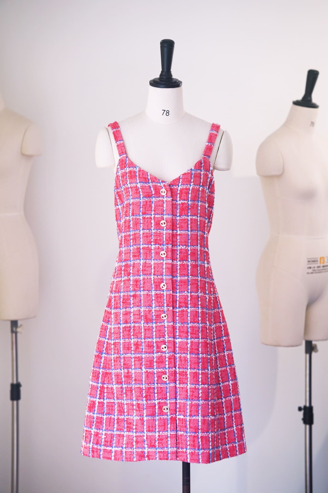 ĐẦM HAI DÂY CHANEL MÀU HỒNG PINK MID DRESS High Classy