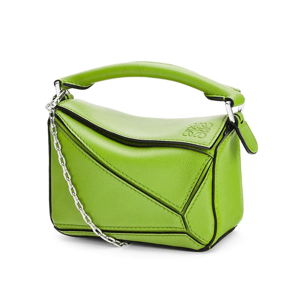 TÚI LOEWE Puzzle Bag bằng da bê cổ điển màu xanh lá cây