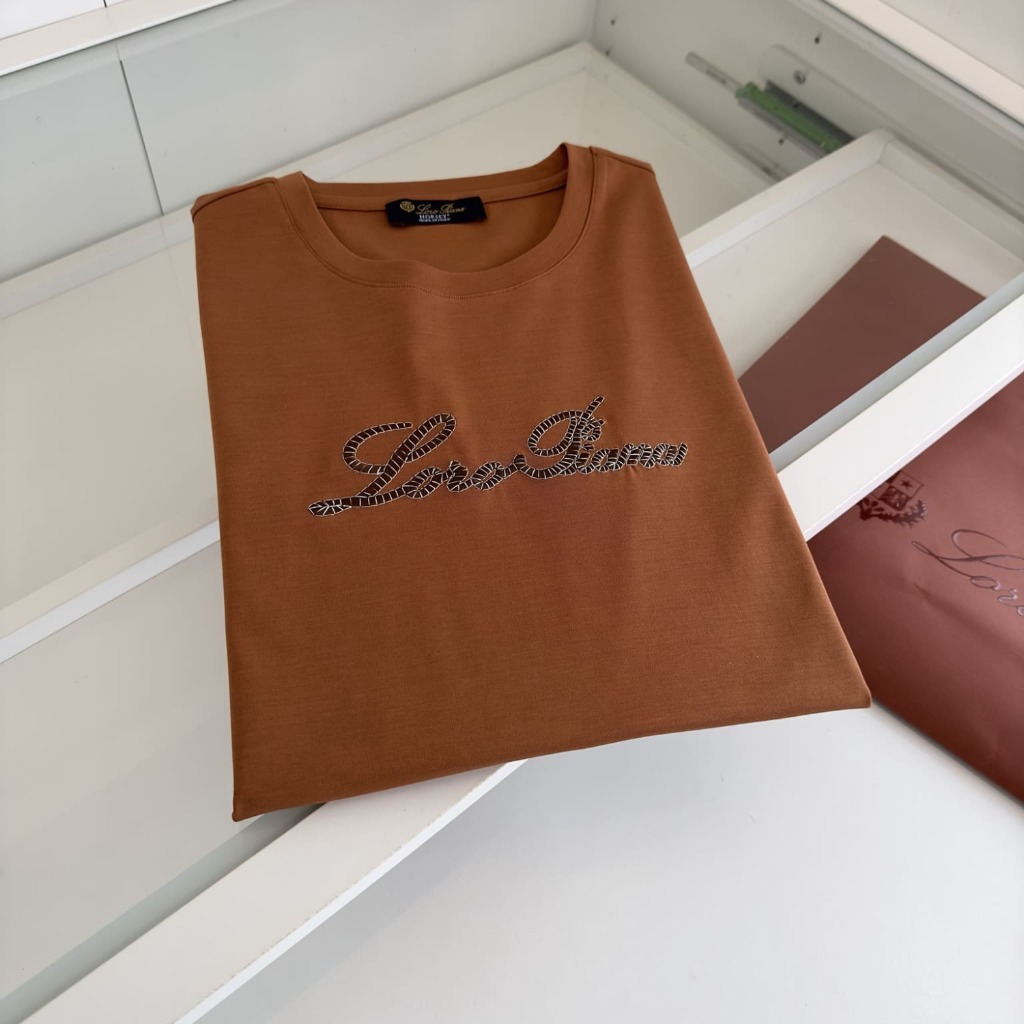 ÁO LORO PIANA LOGO BROWN T SHIRT