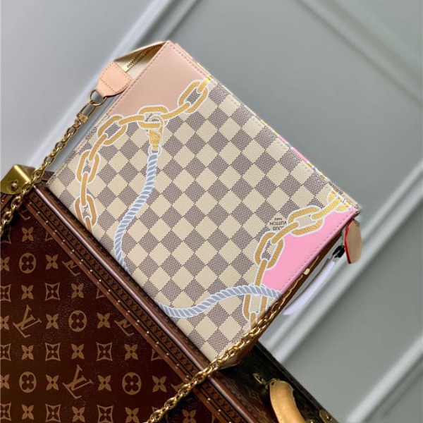 Túi LOUIS VUITTON toiletry pouch on chain