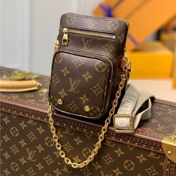 Túi LOUIS VUITTON utility phone sleeve bag