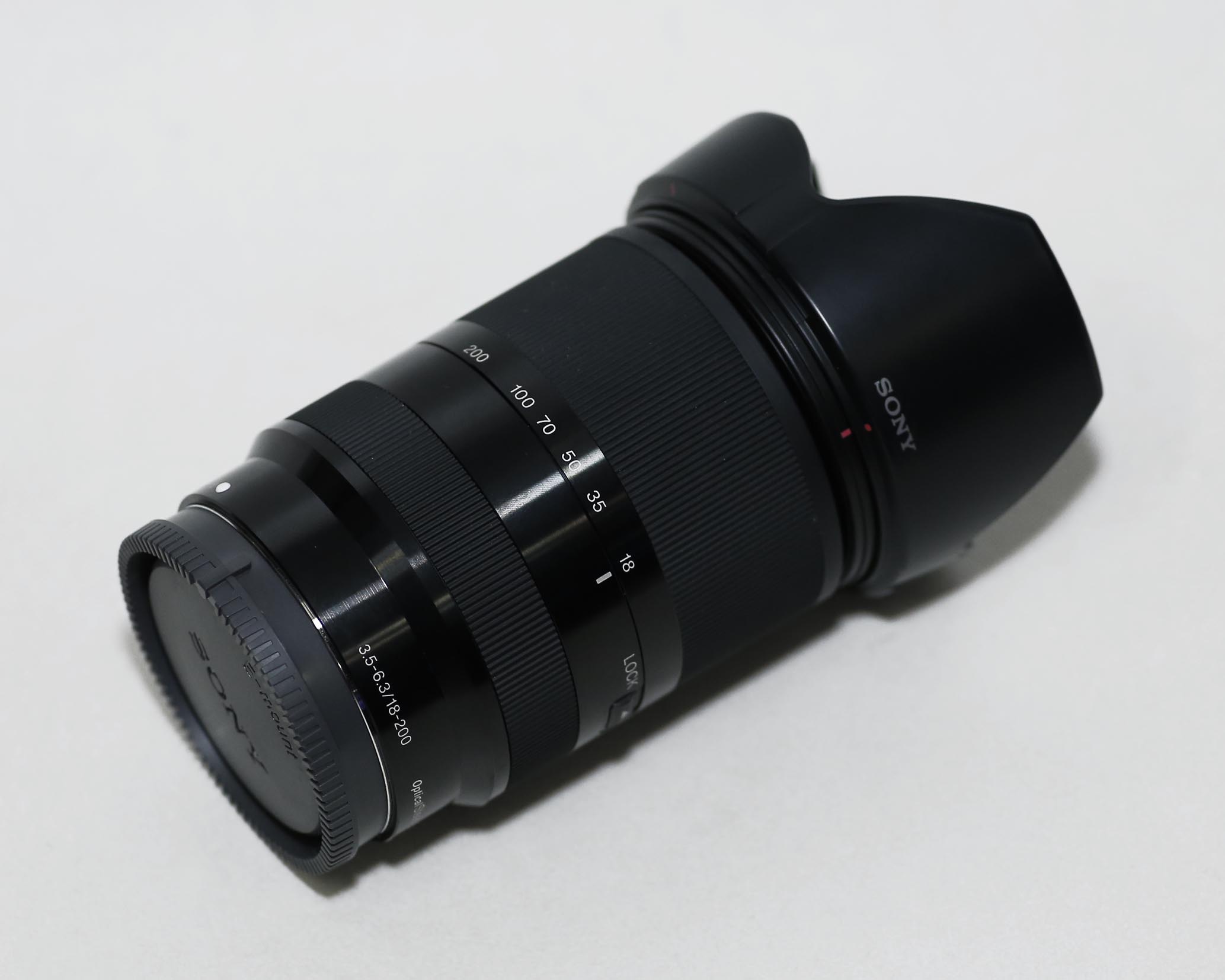 Ống kính Sony E 18–200mm f/3.5–6.3 OSS LE