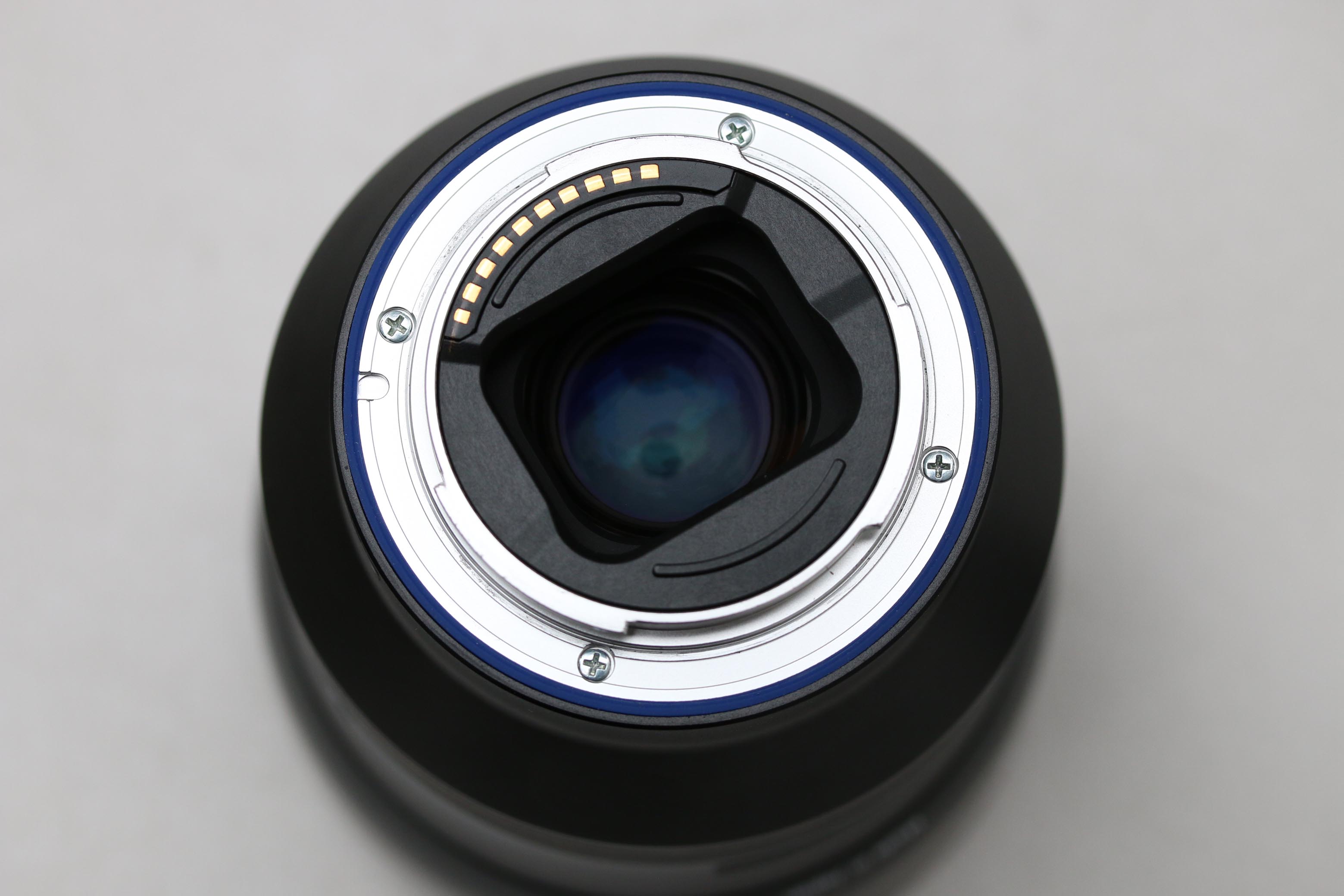 Ống Kính Zeiss Batis 25mm f/2 Lens for Sony E Mount