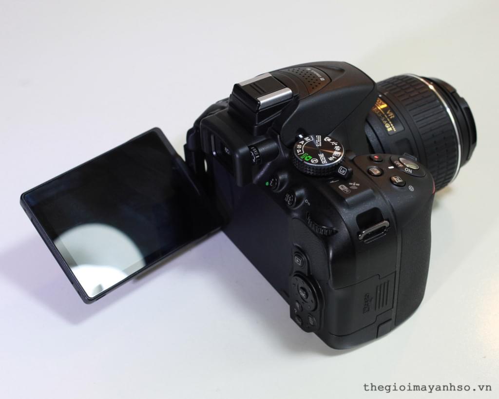 Nikon D5300 Kit  AF-P 18-55mm VR