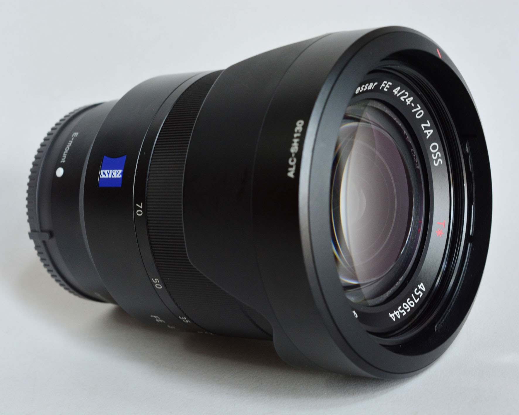  Ống kính Sony FE 24-70mm f/4 ZA OSS Vario-Tessar T*