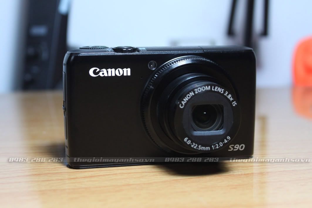 Canon PowerShot S90