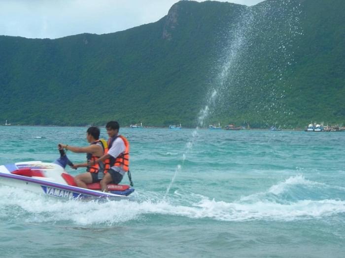 choi-jetsky-tại-bien-nha-trang