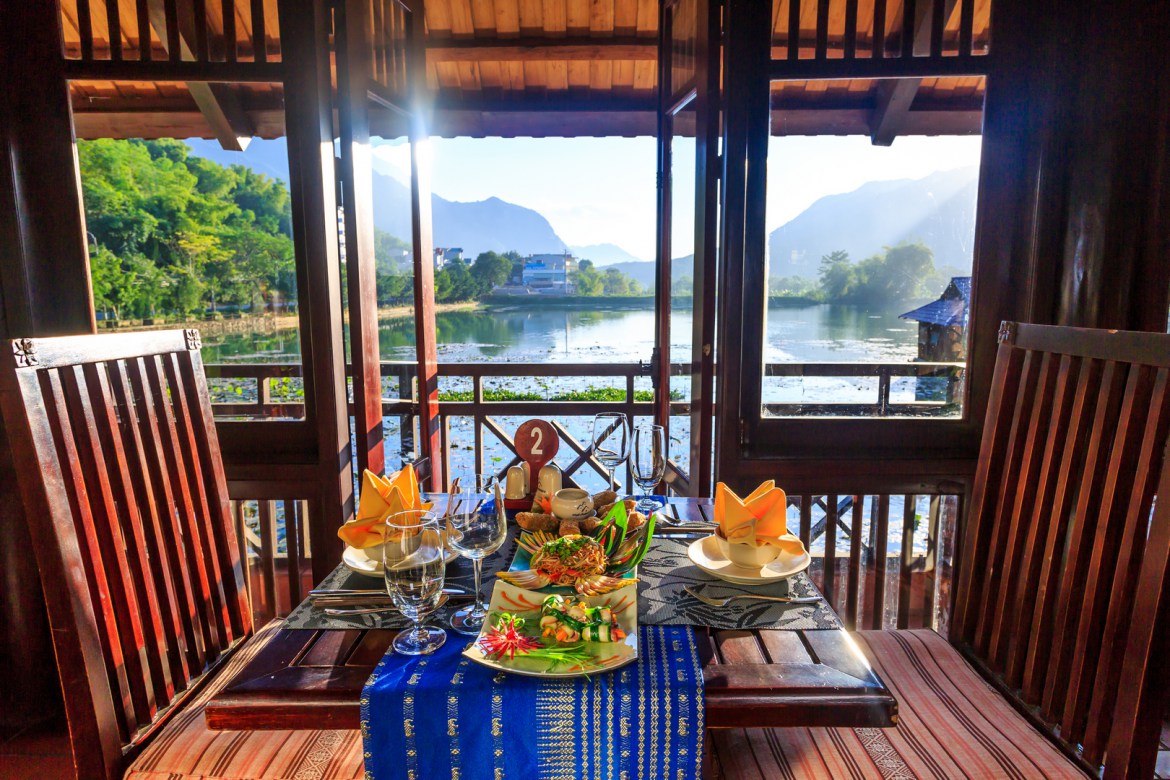 nha-hang-bo-luong-khach-san-mai-chau-lodge