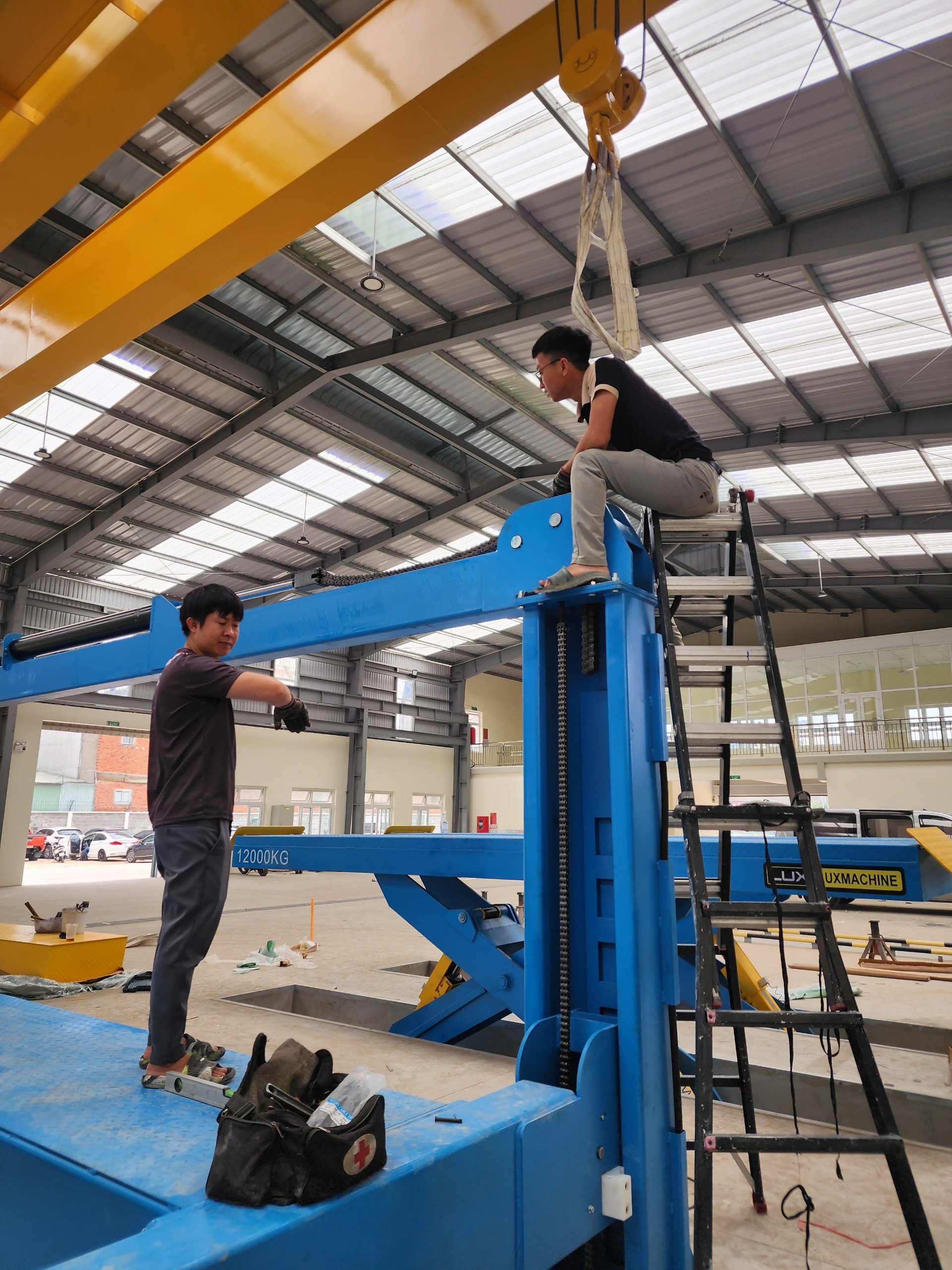 lap-dat-cau-4-tru-xe-tai