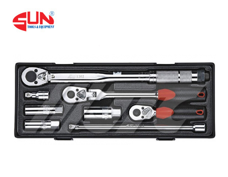 Bộ Tuýp, Khúc Nối Và Cần Xiết 3/8 " Mở Bugi JTC K3082