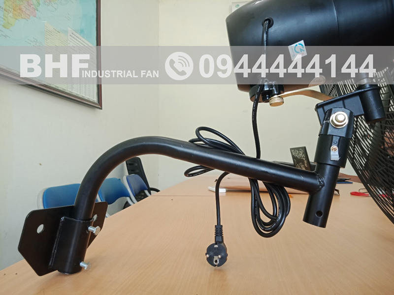 Quạt treo tường công nghiệp giá rẻ