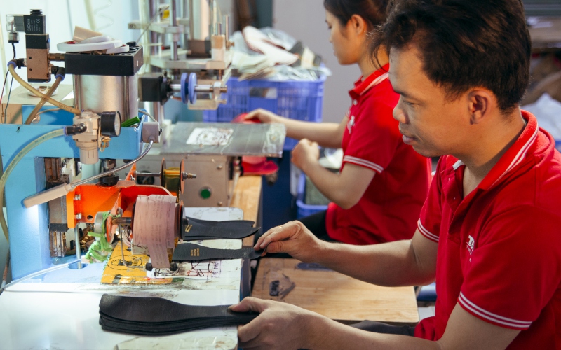 sản xuất giày da