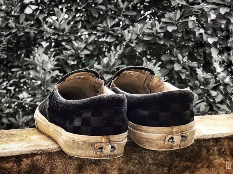 Nguyên nhân khiến đế giày bị ố vàng