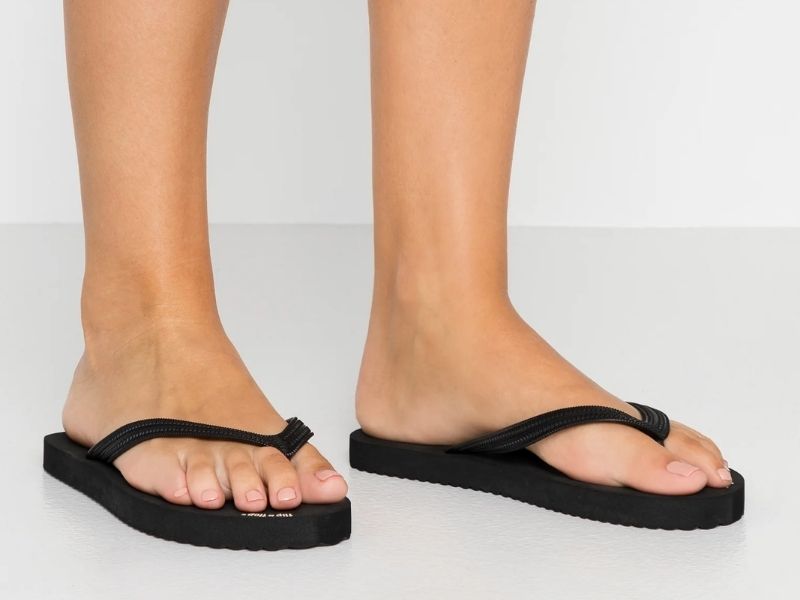 Dép xỏ ngón truyền thống