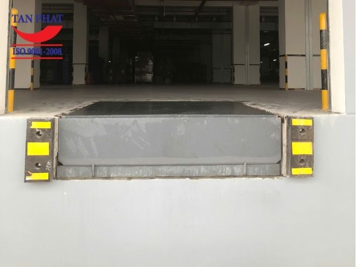 Sàn nâng hạ thủy lực Tân Phát