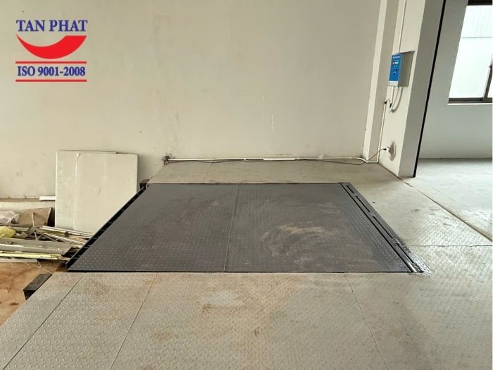 Hydraulic dock leveler - Sàn nâng thủy lực 8 tấn