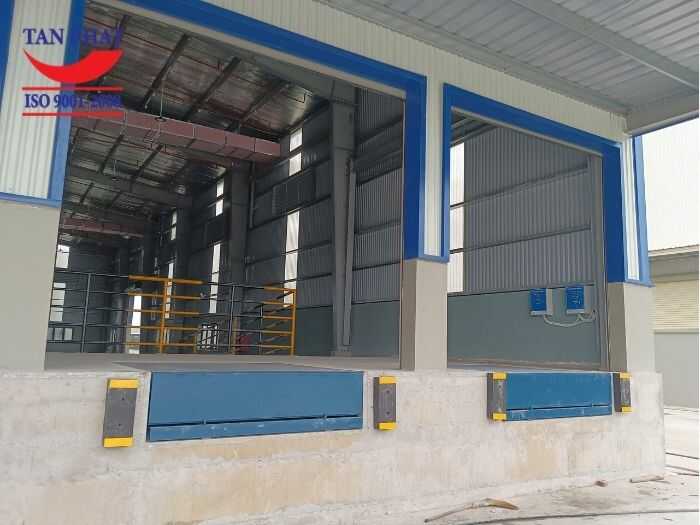 Sàn nâng hạ thủy lực 10 tấn