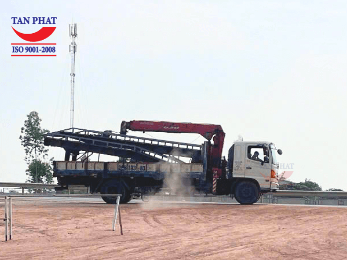 Sản phẩm được vận chuyển và bàn giao tận nơi cho khách hàng