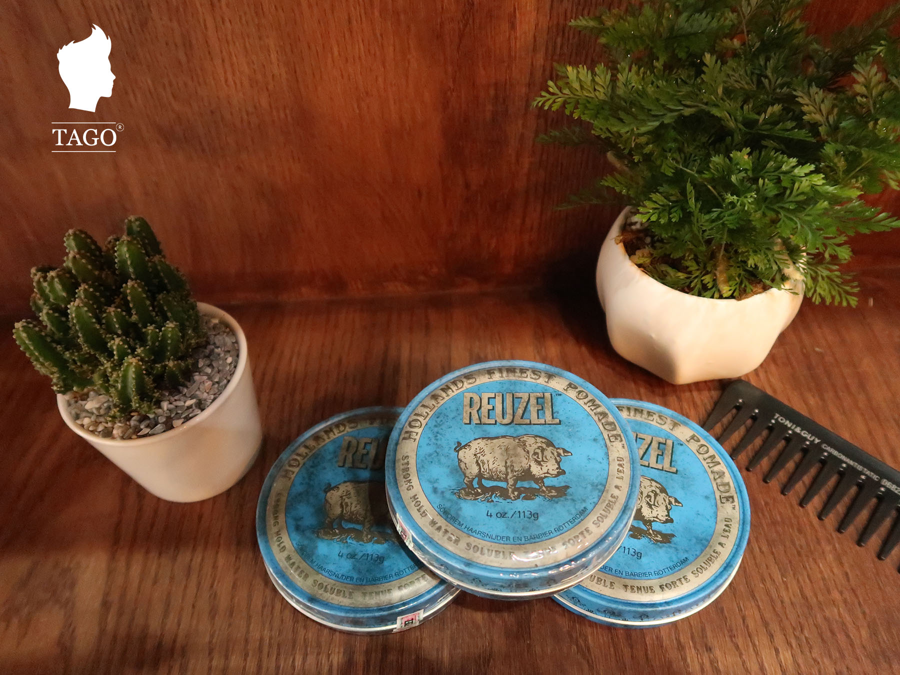 Thiết kế họa tiết trang trí đậm chất “vintage” của Reuzel blue pomade