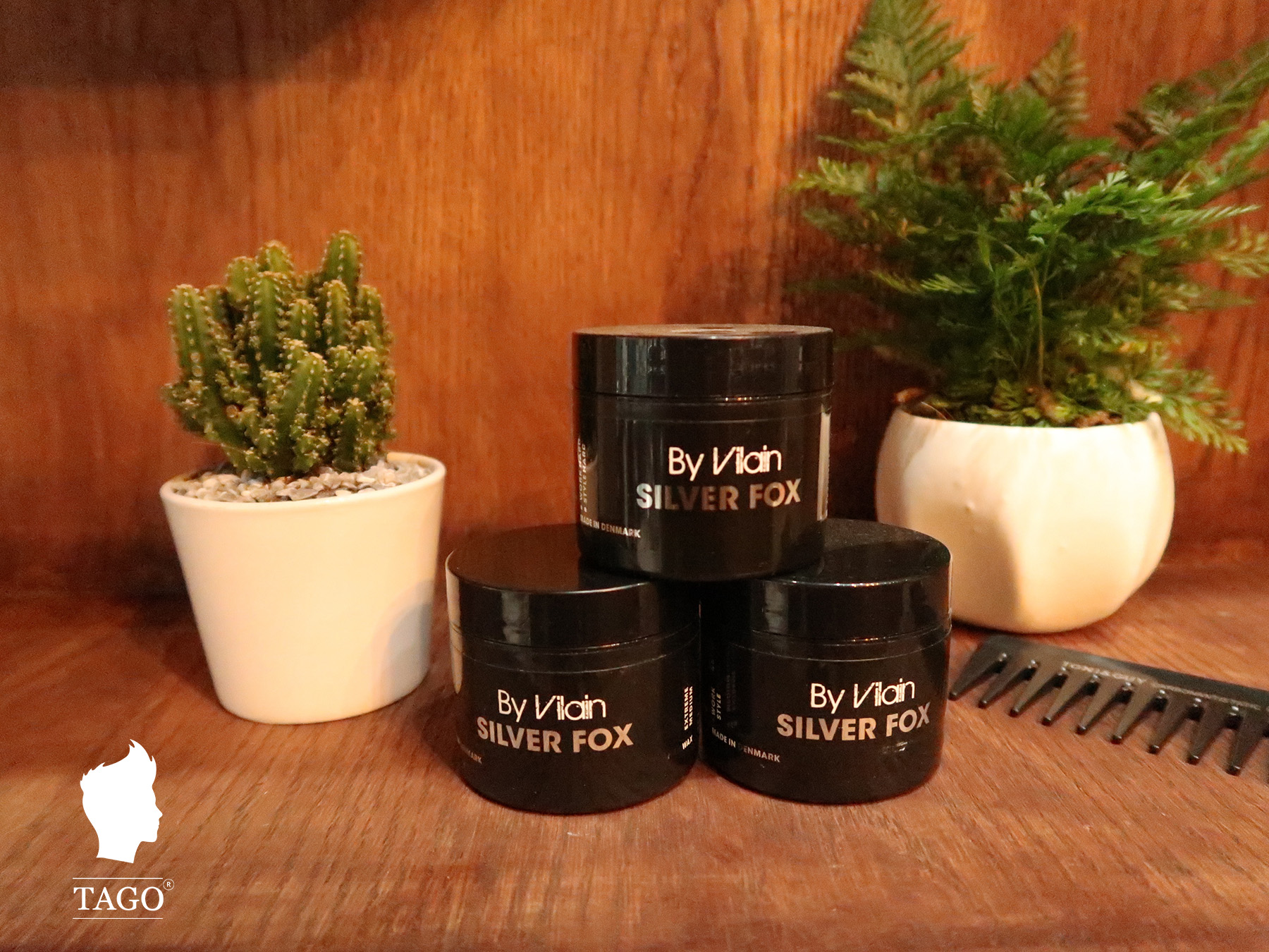 By Vilain Silver Fox có phong cách thiết kế tối giản