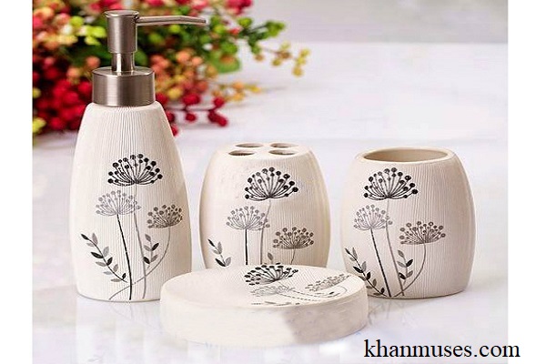 Có nên đựng sữa tắm, dầu gội vào bình chứa trong Phòng tắm khách sạn?